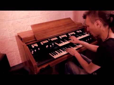 Kamil Barański grający na Hammondzie M100 + Leslie 760. Cz. 1
