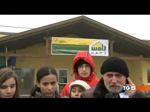 TG5: in diretta dall'inaugurazione della nuova scuola media donata da voi a Sant'Agostino 15/12/12