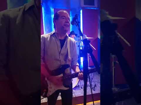 Cins Otonom mekan Sahnesi  Efsane grup Cins kemancı