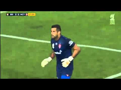 Brisbane Roar goalkeeper Jamie Young’s extraordinary error goes unpunished against Melbourne City