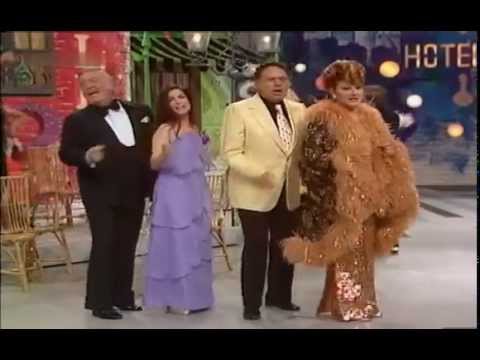 Jacqueline Boyer, Angèle Durand, Ralf Bendix, & Lou van Burg - Pigalle-Party 1976