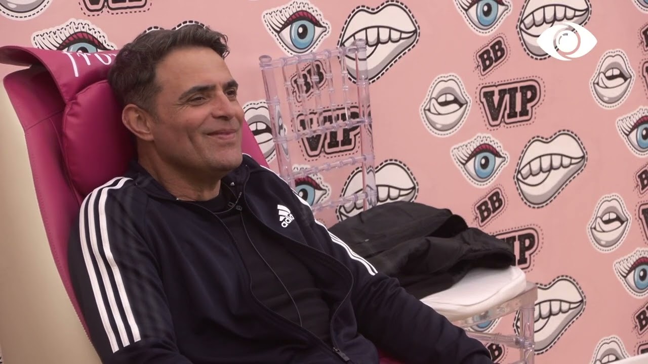 Maestro bën masazh, banorët shkrihen së qeshuri!