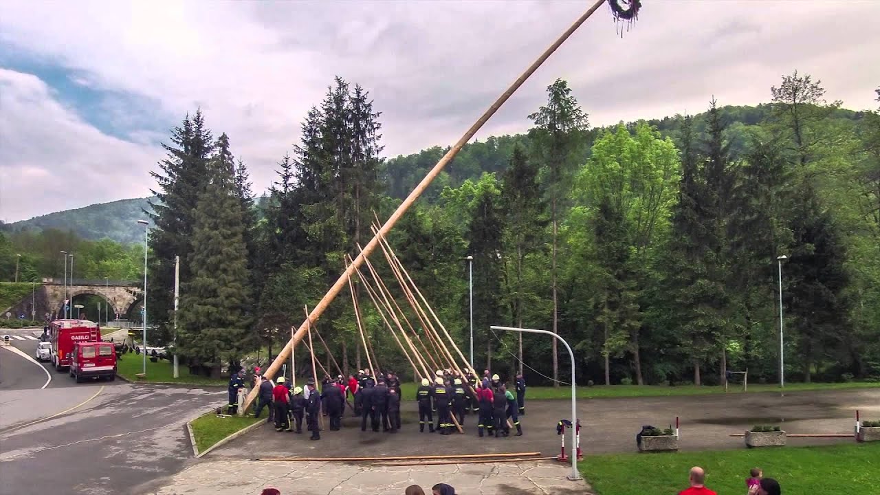 Postavtev majskega drevesa na Smolniku (time-lapse način) – 27. 4. 2014
