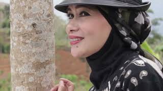 Download lagu LADY AVISHA - BULAN KESIANGAN mp3