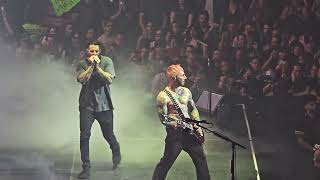 Download lagu Avenged Sevenfold - Unholy Confessions (with fan on stage) - Live in Montreal 2026-08-08 mp3