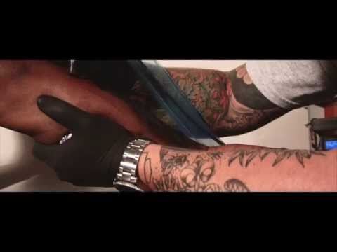 El Da Sensei (Artifacts) Getting his 1st piece tattooed by Tattoo Louis (BE)