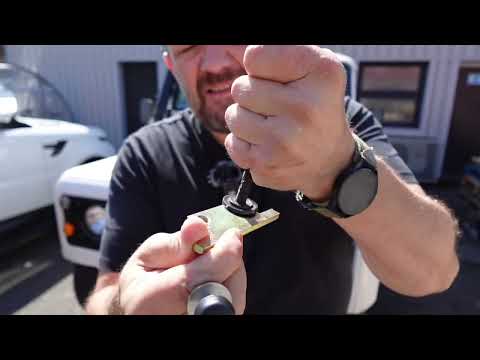 DA1171K - FRONT BUMPER FIXING PLATES WITH STAINLESS STEEL BOLT SET FOR LAND ROVER DEFENDER Thumbnail