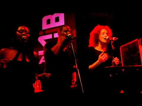 All I See Is You - Glenn Lewis Live au Bizz'Art 07-04-2014