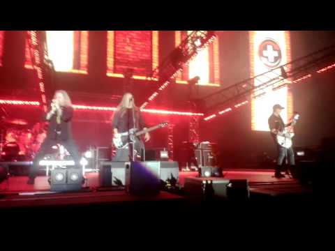 Kabát Vianocný koncert Praha(15.12.2015) -začiatok koncertu  Bang