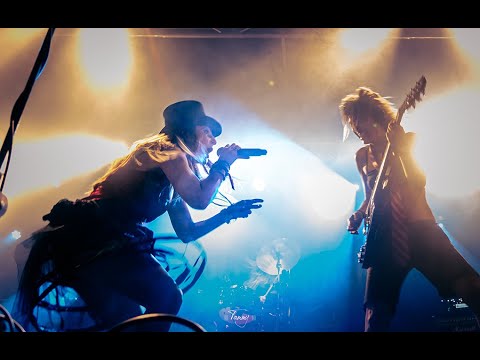 LADIES BALLBREAKER - Thunderstruck Live (Bonus Fan Cam)