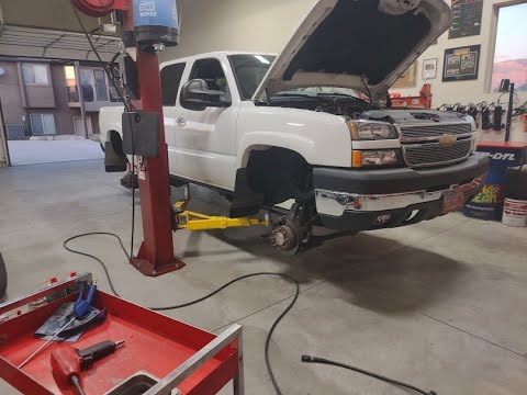 GM 2500HD GMT800 Front Axle Seal Replacement