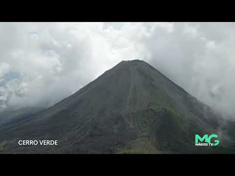 En El Salvador se le conoce simplemente como Cerro Verde, un lugar bonito con un clima fresco.
