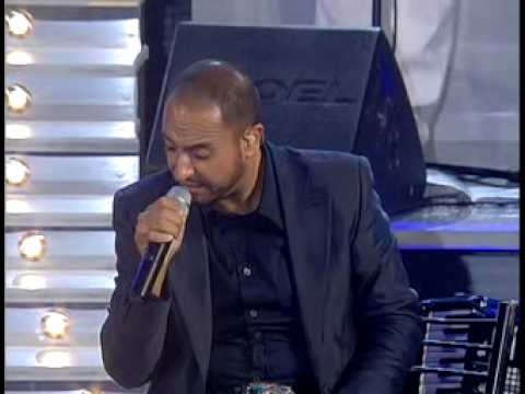 Gigi Finizio - Tu si na cosa grande (Live Arena Flegrea 2006)
