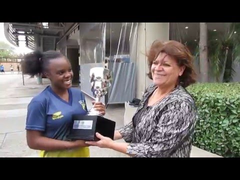 INTERATLETICAS - Entrega da Taca Rotativa  do Handebol Feminino para Geral FOC