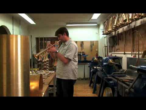 Erik Veldkamp testing trumpets before the ITG