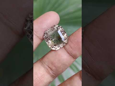 Smoky Quartz.Weight: 25.19 caratsFancy Flower Cutting Shipping Worldwide 🌍✈️