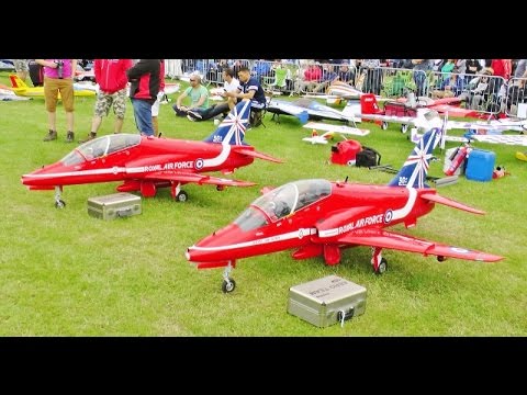 RED ARROWS BAE HAWKS "REDS DUO" RC DISPLAY TEAM - MATT & STEVE BISHOP - WESTON PARK - 2016
