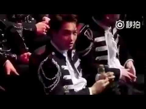 170408 [EXO] KAI(카이) & XIUMIN(시우민) - Yin Yue Tai V-Chart Award 2017 (第五届音悦V榜年度盛典)