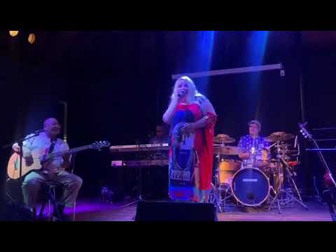 MilaNova com Banda Maravilha