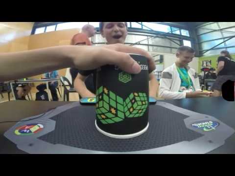 Feliks Zemdegs New World Record for 3x3!!! (4.73)