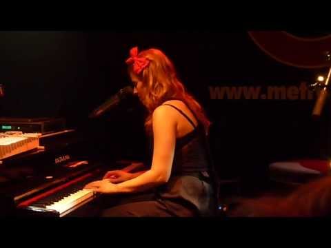Katarína Knechtová - Spomaľ (Akustická túra, Brno, Metro Music Bar 2013)