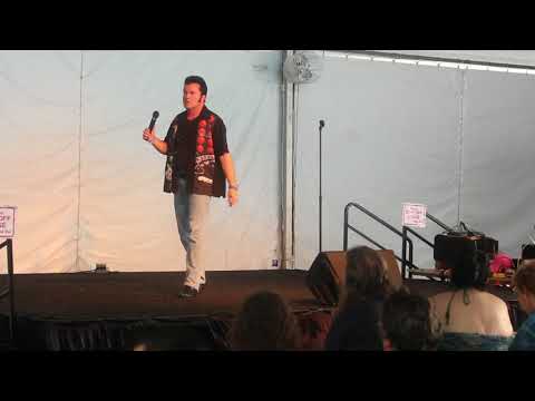 Glenn Bowles sings 'Don't Cry Daddy' Elvis Week 2017