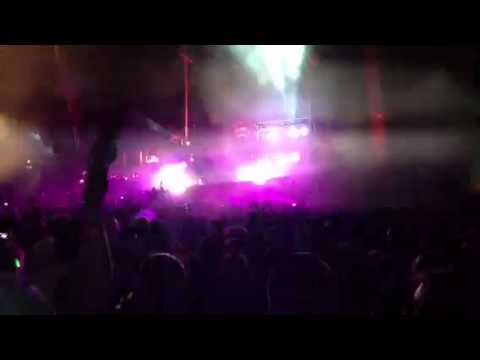 Carl Cox plays Sonny Wharton - "Raindance" at Bestival 2013