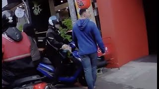 [問卦] 外國朋友一時疏忽﹐撞到外送機車？