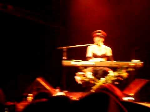Dresden Dolls Backstabber 10-31-210