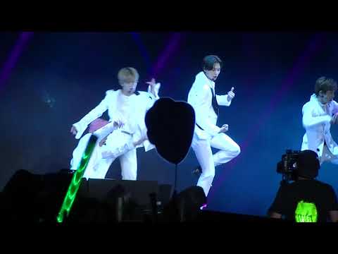 NCT 127 (엔시티 127) _ SMTOWN CHILE 2019 DAY 1 - 'Regular (English Ver.)'