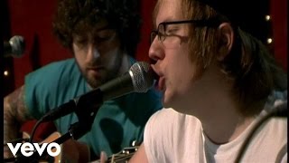 Fall Out Boy - This Ain't A Scene, It's An Arms Race (VH1 Unplugged)