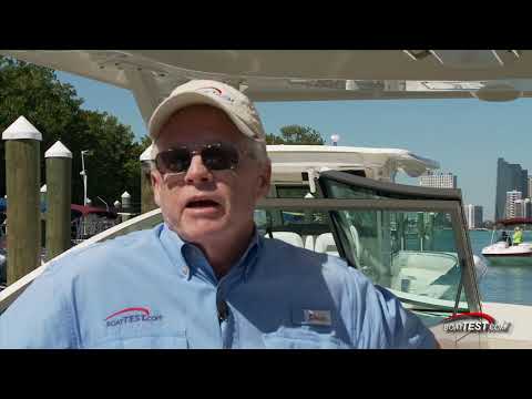 Boston Whaler 320 Vantage video