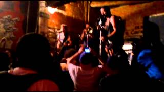 La Plebe - Pinches Fronteras (En Vivo @ El Clandestino 2012)