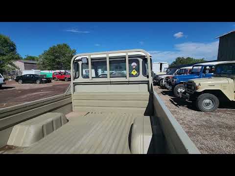 Tan FJ45 walk around and idle sounds