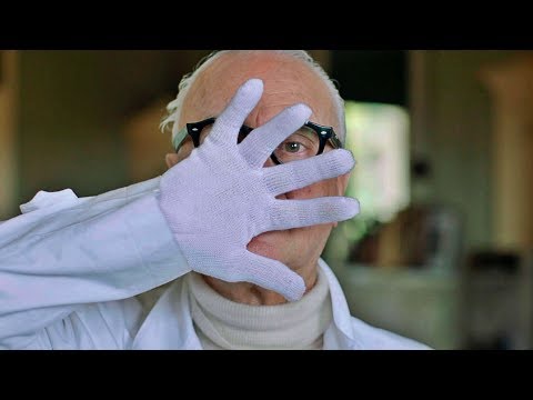 'Manolo: The Boy Who Made Shoes for Lizards' Official Trailer (2017)