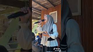 Download lagu Lagu Bugis viral di tiktok #cover #bugis #bugissong #bugiskekinian mp3
