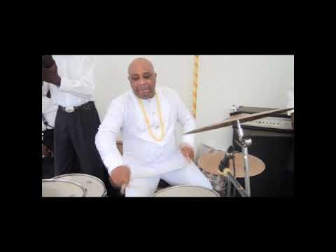 Lazare PATAMELI en concert live avec l'orchestre SASAMASO