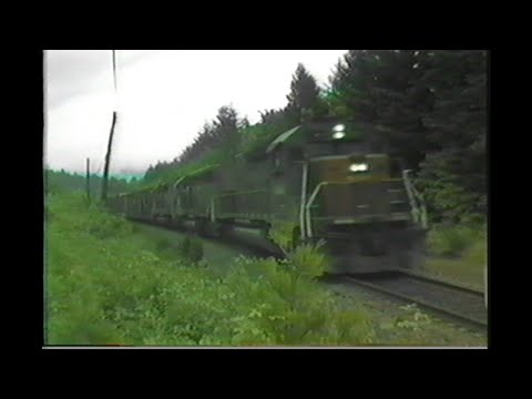 919. SOUTHERN PACIFIC SP 9335 east at Oakridge Oregon on May 26 1987 with 3 freight engine motive po