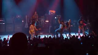 Trust - Antisocial (Live à Paris, le Bataclan 08-11-2017)