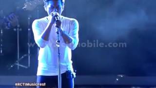 Download lagu Ariel noah Konser sedih Bangat Bawakan Lagu Ibu mp3