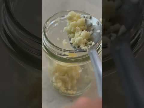 The Ultimate Guide to Storing Minced Garlic for Maximum Freshness#shorts  #youtubeshorts