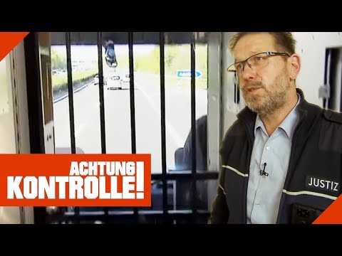 Knast auf Rädern: Wie gefährlich ist ein Gefangenentransport? 1/3 | Achtung Kontrolle | Kabel Eins