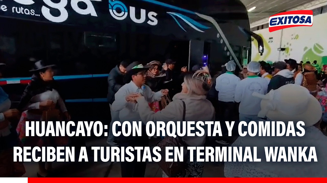 🔴🔵 Huancayo: Con orquesta y comidas reciben a turistas en terminal Wanka este Jueves Santo