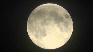 preview picture of video 'Full Moon - Zoom - Panasonic HC-V700'