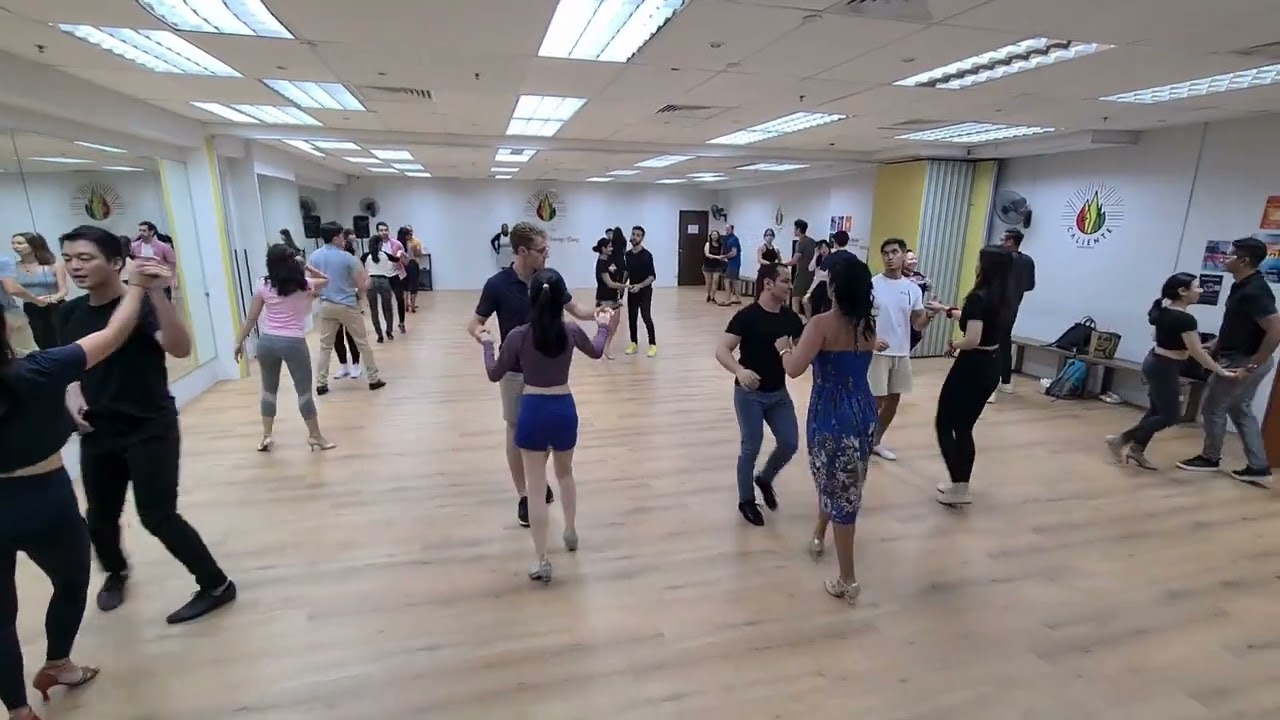 Caliente Dance Studio Singapore Salsa social dance class Ven A Medellín by Grupo Galé