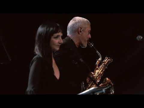 Maria de Medeiros & The Legendary Tigerman - These Boots are Made For Walkin' - Live @ São Luiz