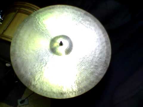 22 Kontroversial Top Ride, 2041g - Handcrafted cymbals by Craig Lauritsen.MOV