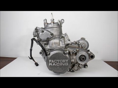 Rebuilding a Suzuki RM250 2-Stroke Dirt Bike Engine Step by Step w/ a Professional