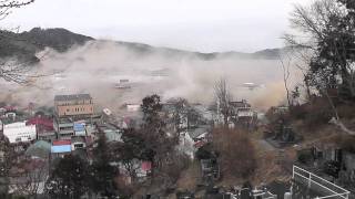 preview picture of video 'The moment of the tsunami  at Otsuchi-cho in Iwate. 3,11 岩手県大槌町 津波の瞬間'