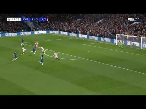 Kurt Zouma vs Ajax. Zouma try to make Hazard.